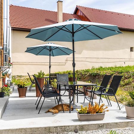 Sunny Apartment With Free Parking Zvolen Exterior foto