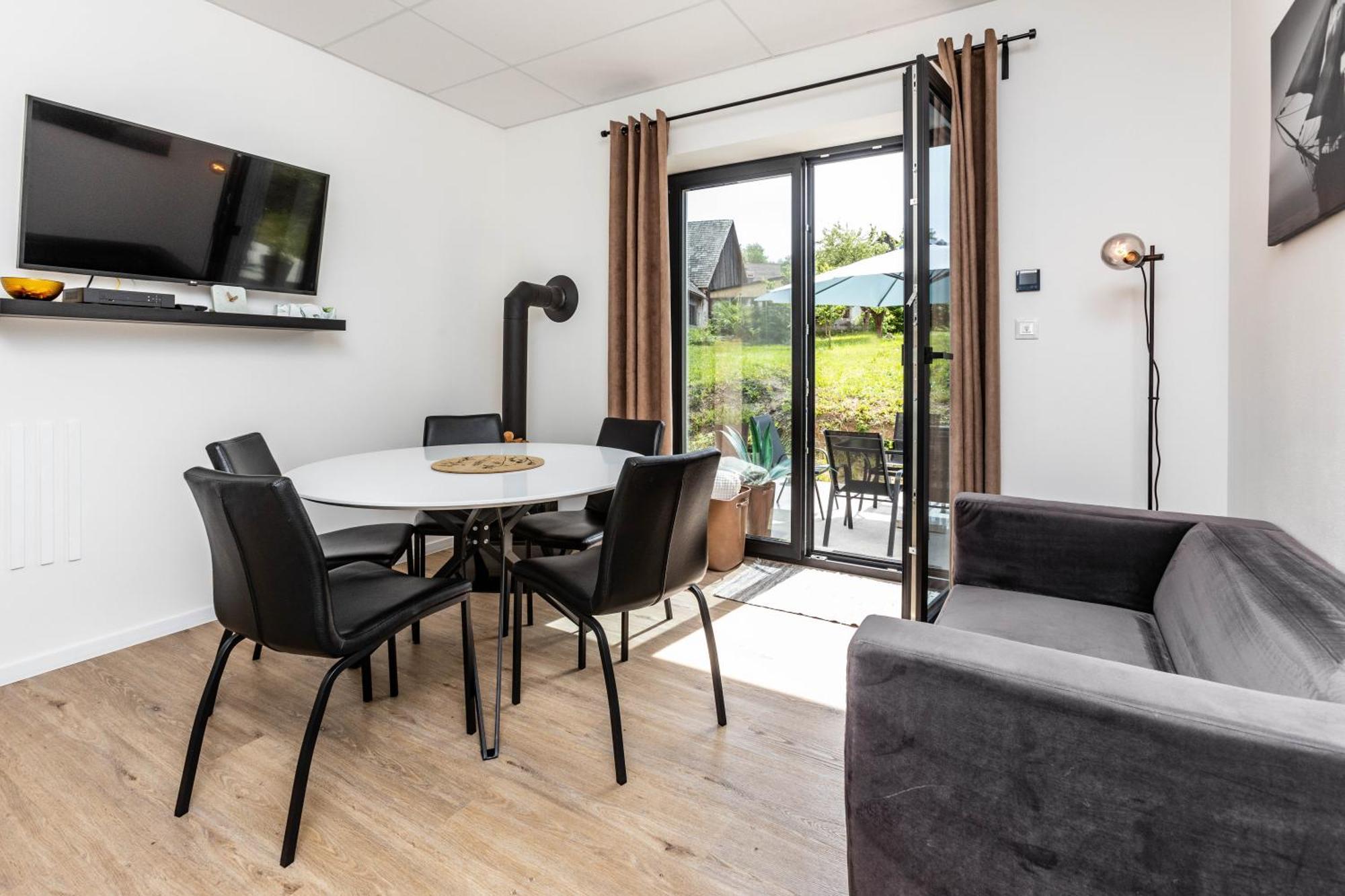 Sunny Apartment With Free Parking Zvolen Exterior foto
